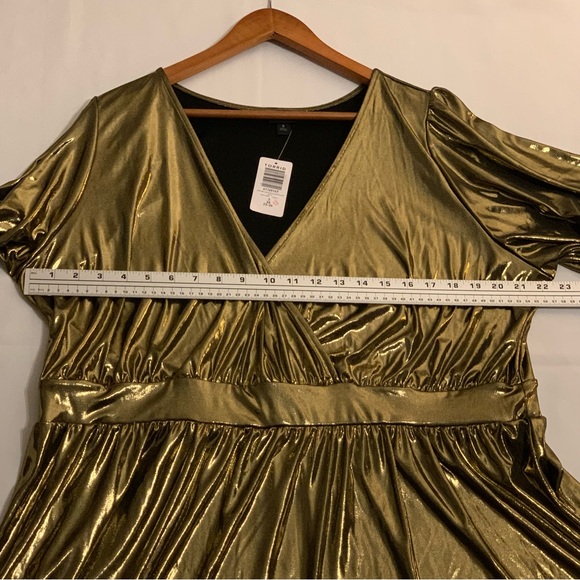 3X-TORRID Women’s Liquid Gold Shine Surplice Split Sleeve Peplum Top Sz 3X… - Picture 7 of 12